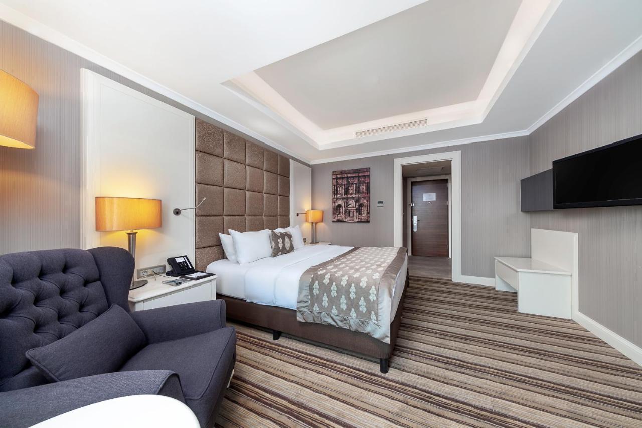 Dedeman Bostanci Istanbul Hotel & Convention Center Ngoại thất bức ảnh A room at the hotel