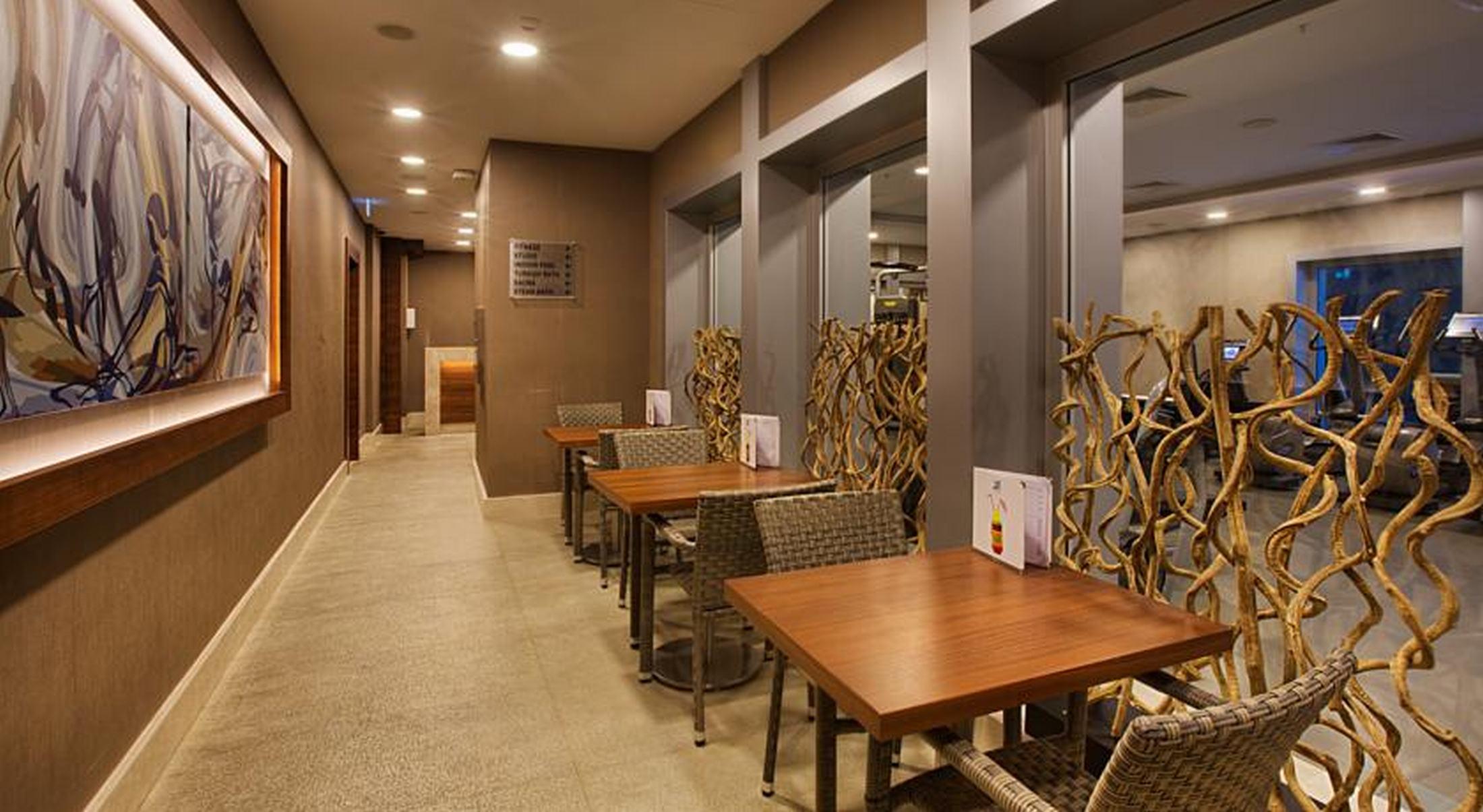 Dedeman Bostanci Istanbul Hotel & Convention Center Ngoại thất bức ảnh The lounge at the airport