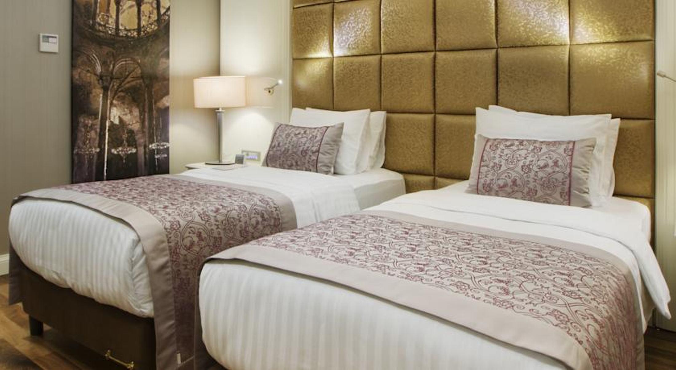 Dedeman Bostanci Istanbul Hotel & Convention Center Ngoại thất bức ảnh A bed runner
