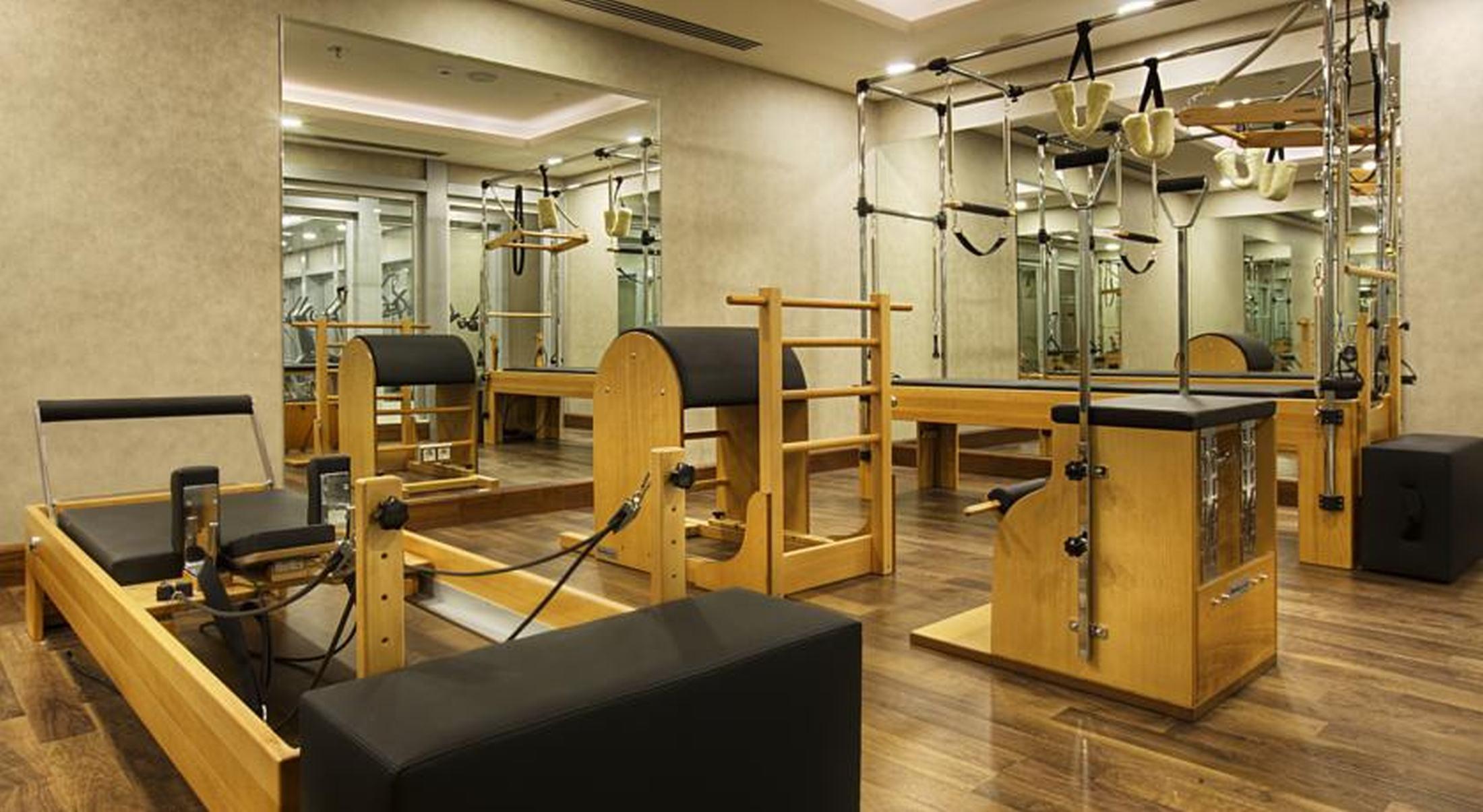 Dedeman Bostanci Istanbul Hotel & Convention Center Ngoại thất bức ảnh A Pilates studio