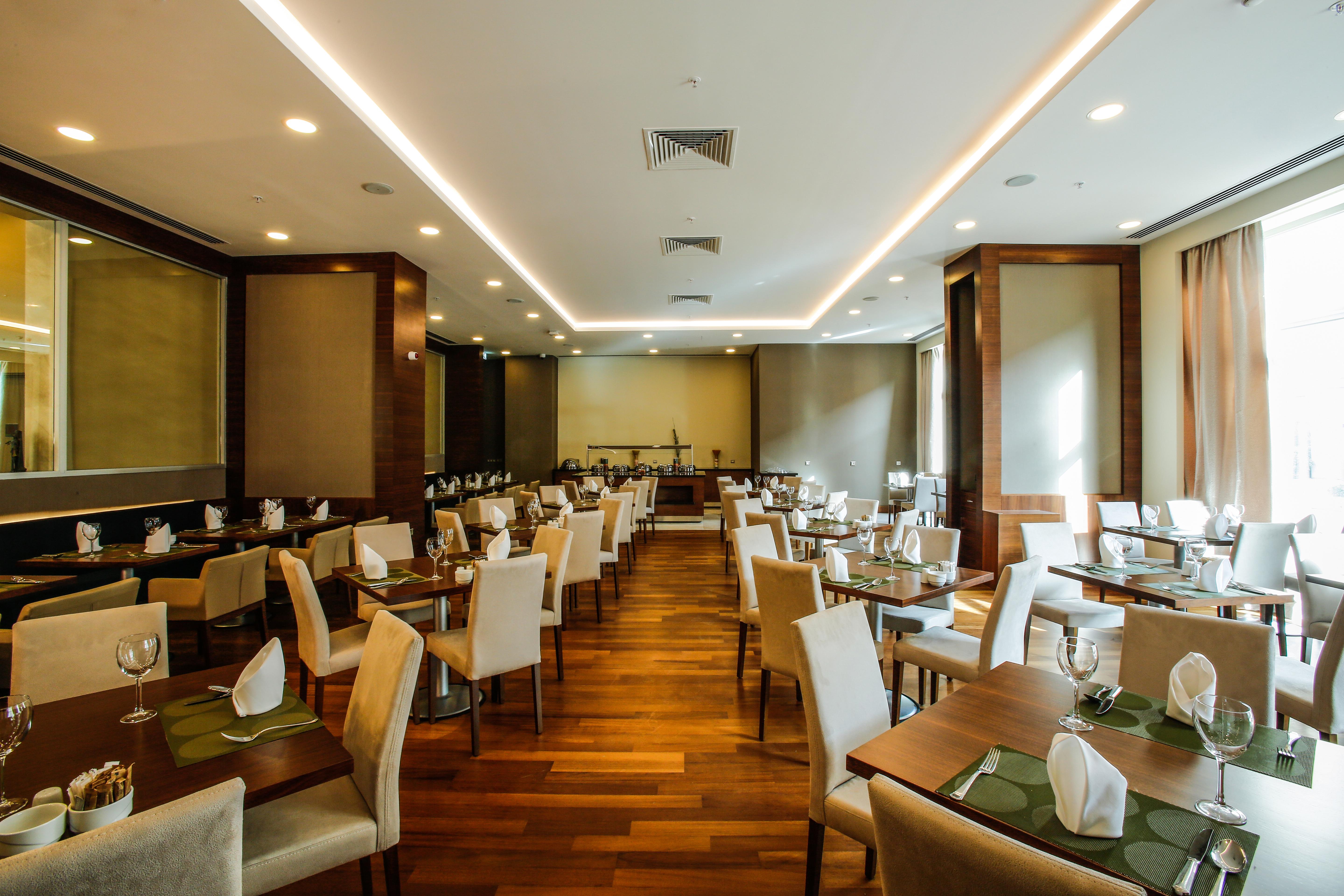 Dedeman Bostanci Istanbul Hotel & Convention Center Ngoại thất bức ảnh The restaurant